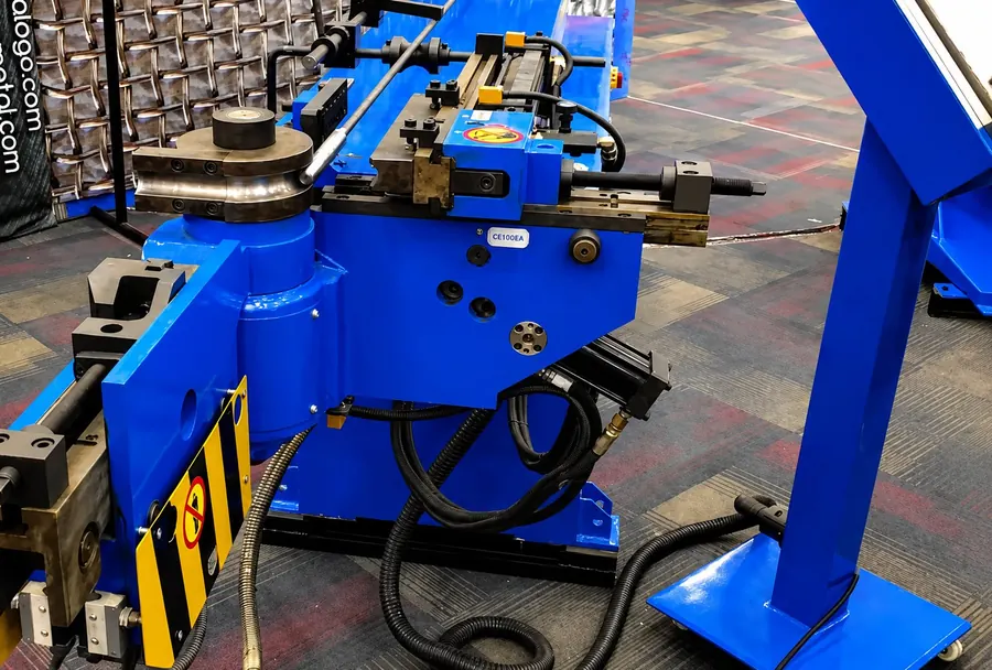 Dobladora CNC Apolo 1500 HD1